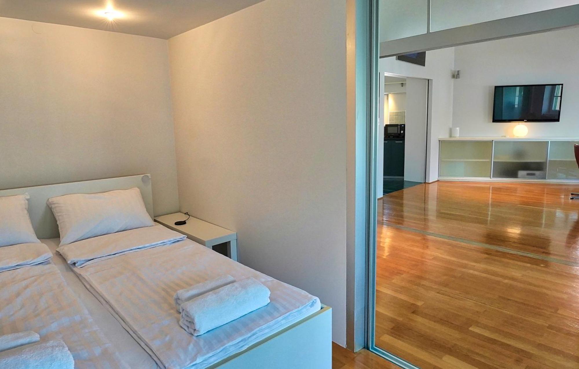 Poet Apartment Любляна Экстерьер фото